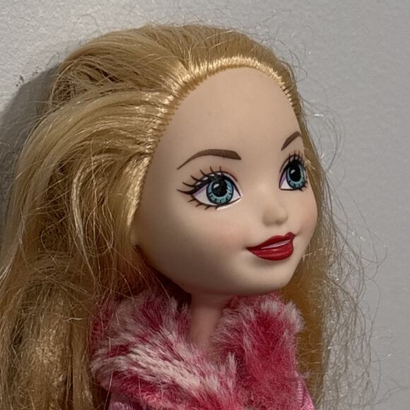 2015 Mattel Ever After High Epic Winter Apple White Doll 11" With Purse - Picture 2 of 8